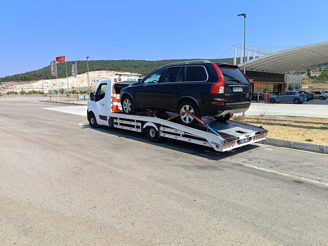 Urla gece BMW taşıma
